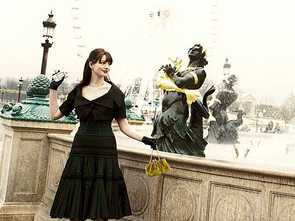 Anne Hathaway as Andy Sachs The Devil Wears Prada Outfits 12